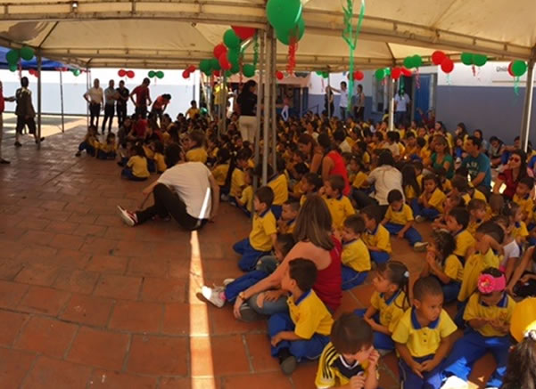 PI&Ntilde;ATA NAVIDE&Ntilde;A DE LA FUNDACI&Oacute;N ESTRUCTURAR